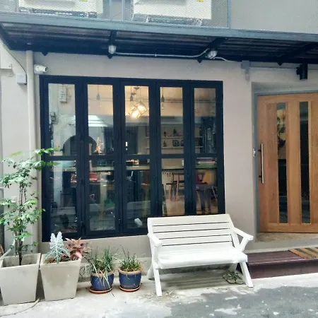Bangkok Silom Chat Box Hostel