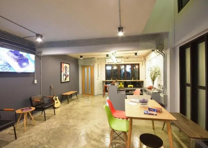 Hostel Silom Box *