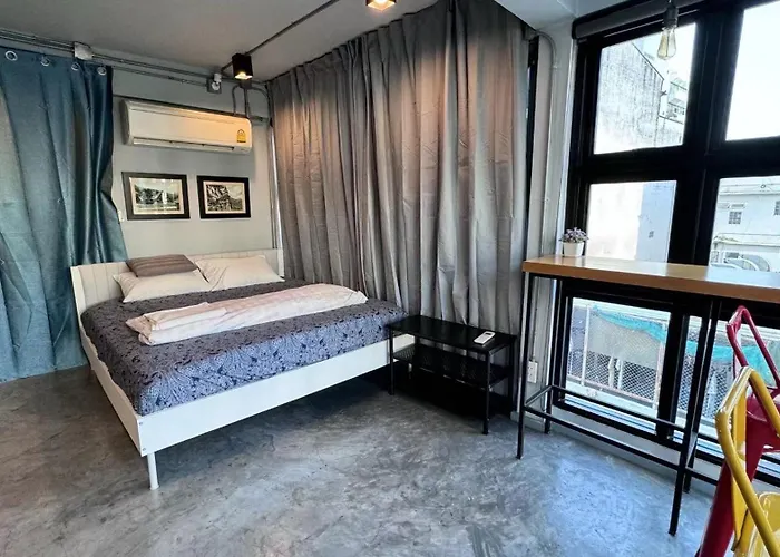 Hostel Silom Box *