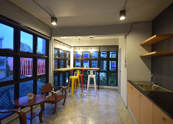 Silom Box Hostel