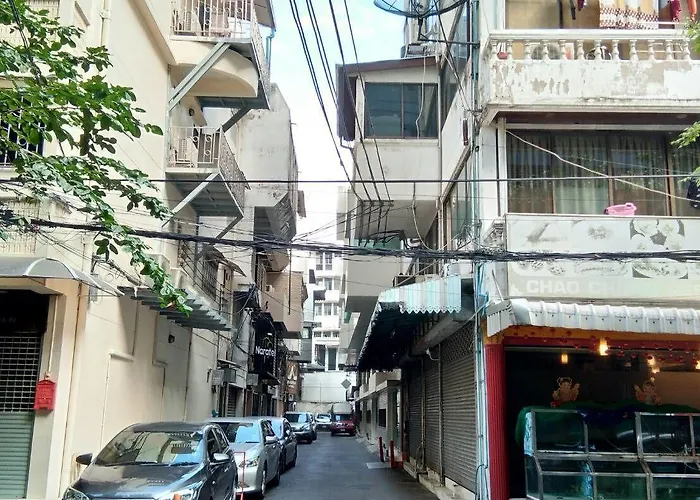 Silom Box Hostel